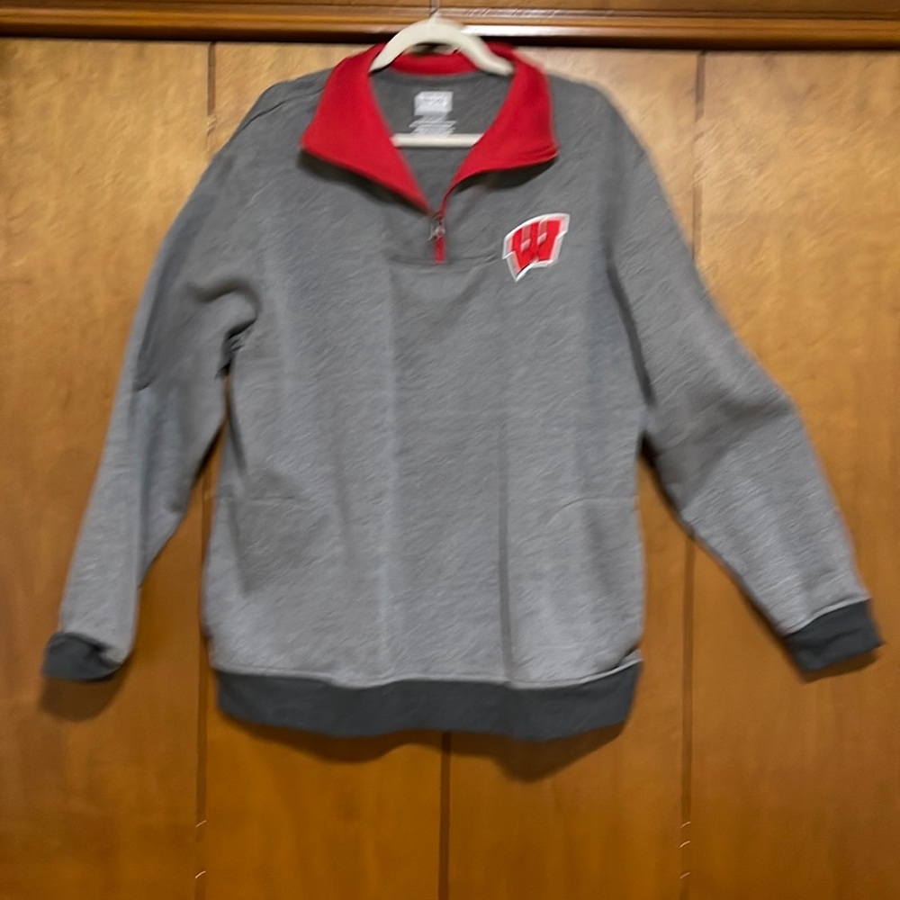 Like new Wisconsin sweatshirt.  Size 2X